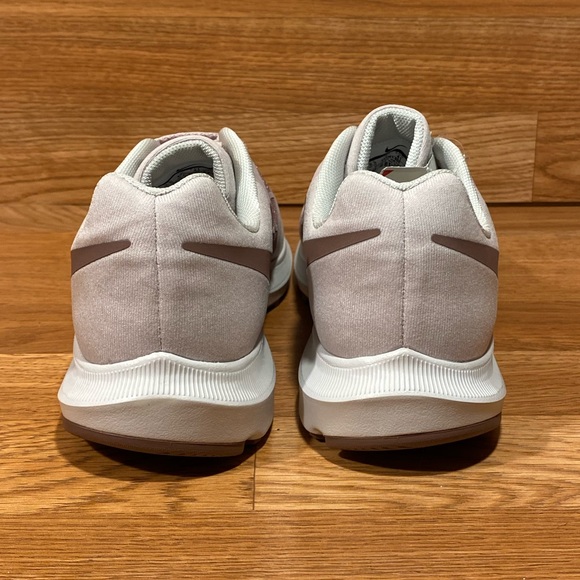 NEW Nike Run Swift Light Pink Woman Size 9.5 - Picture 4 of 6